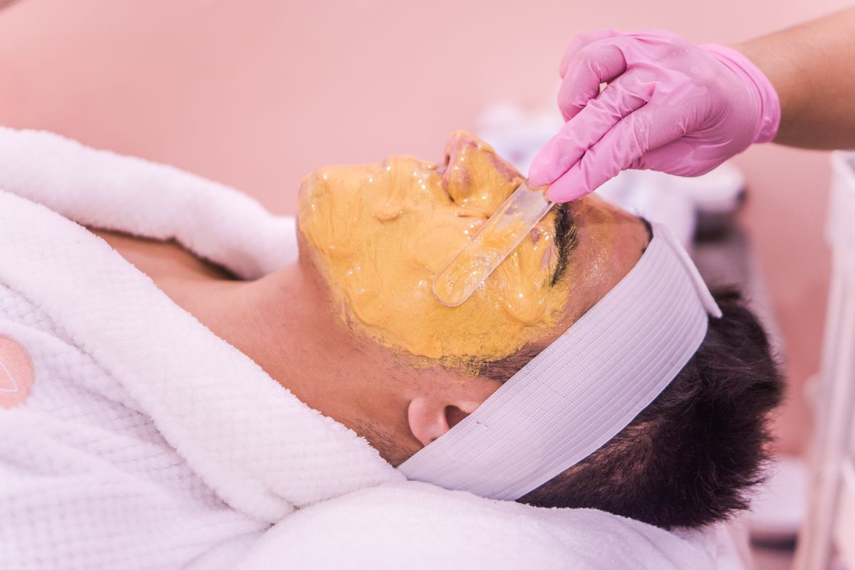 Groom Makeup Guide:Take Care of Your Skin