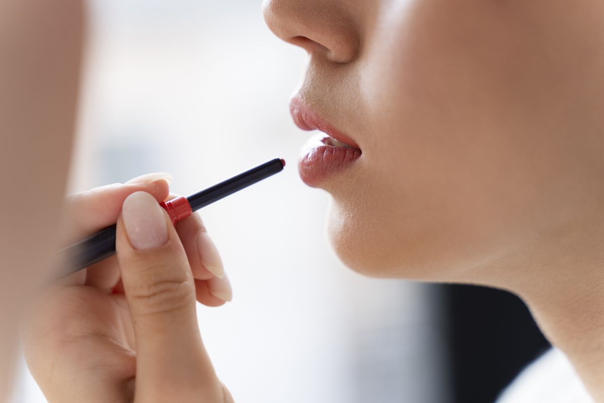 Work on the Lips Order of Face Makeup