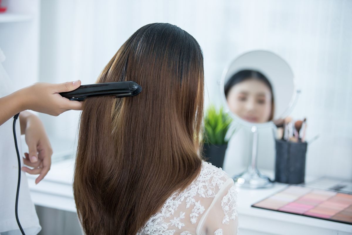 Opt for a complementing hairstyle 