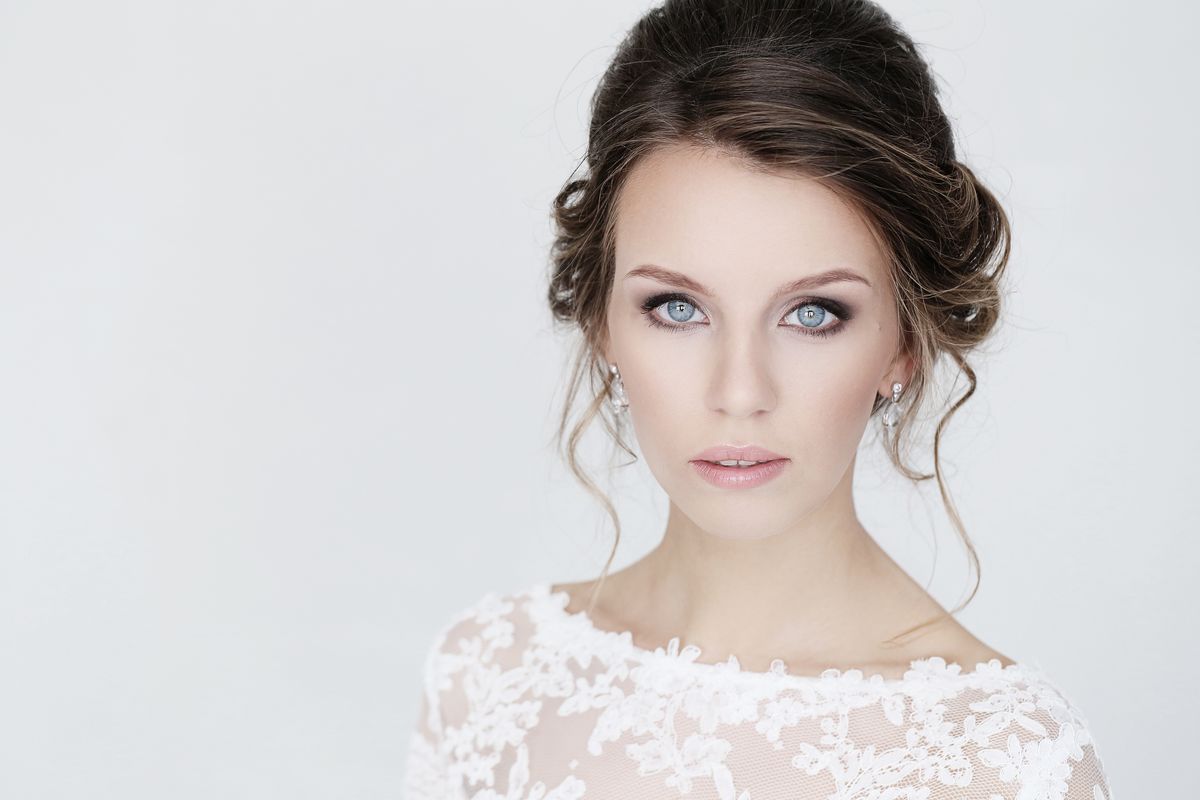  Best Bridal Makeup Tips - Define your space