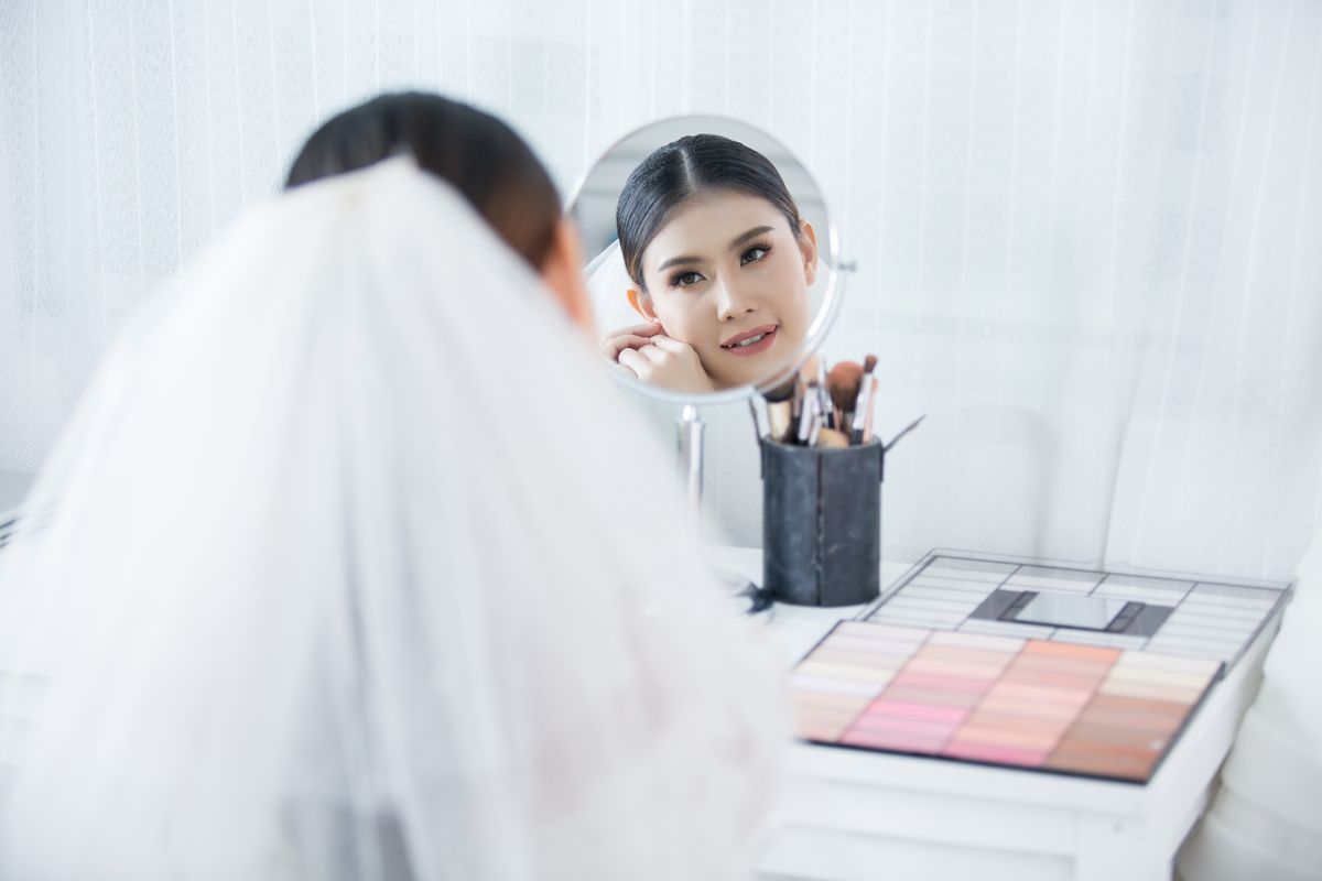 21 Items You Need in a Bridal Makeup Kit