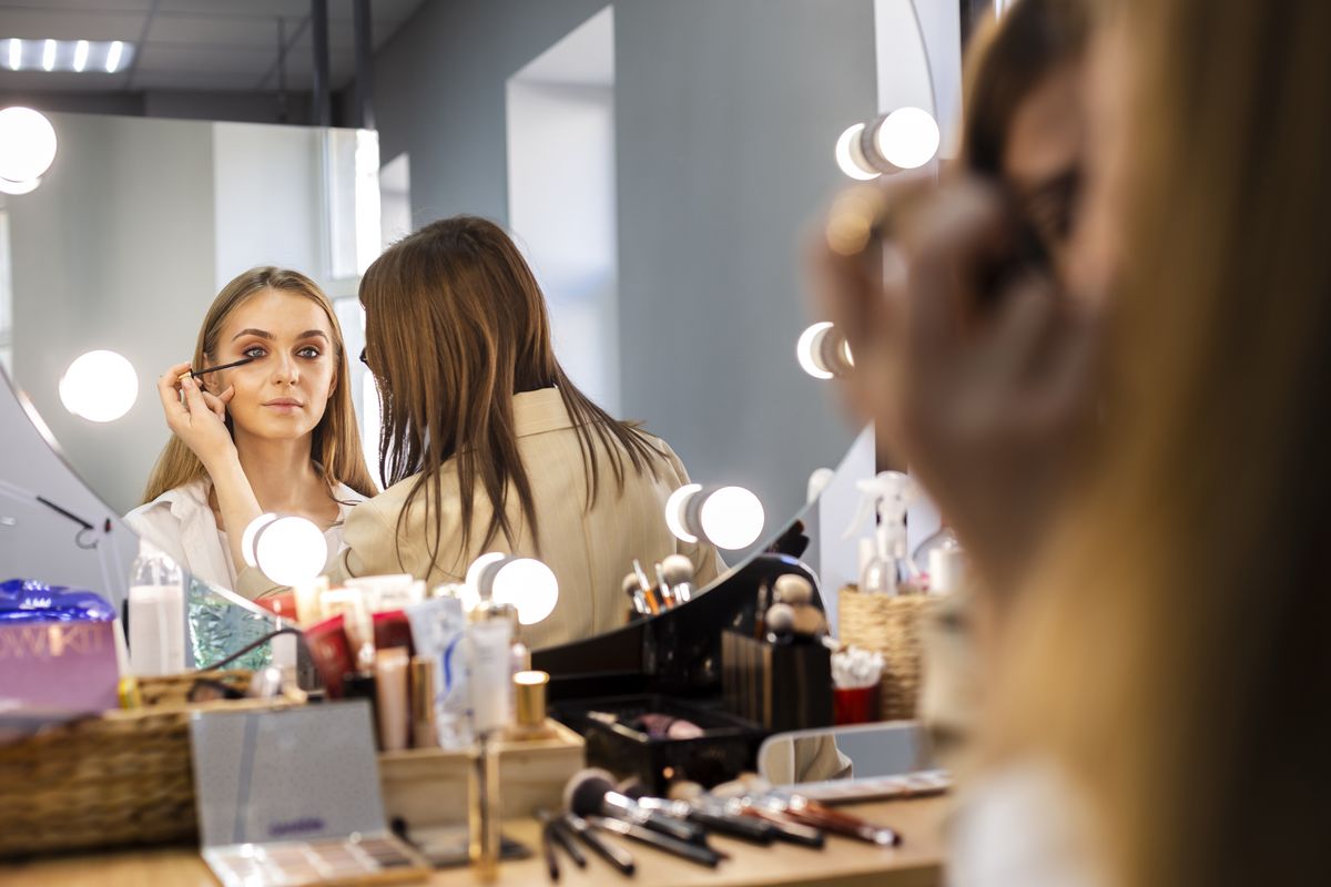 decide between HD and Airbrush makeup